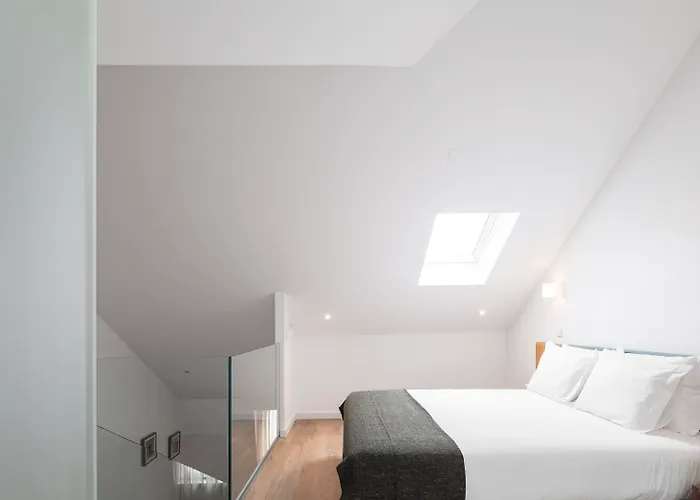 Apartment Lsa Chiado Emenda By Numa