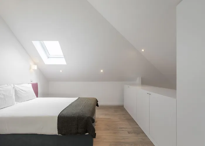 Apartment Lsa Chiado Emenda By Numa