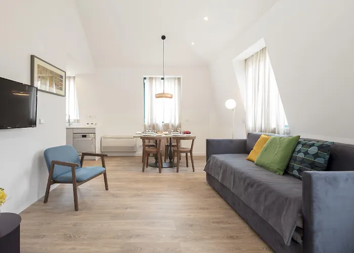 Lsa Chiado Emenda By Numa * Lisbon