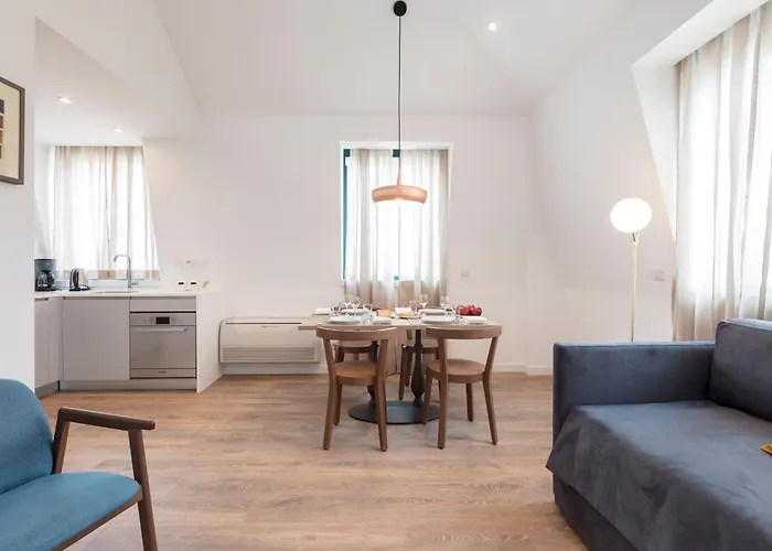 Lsa Chiado Emenda By Numa * Lisbon