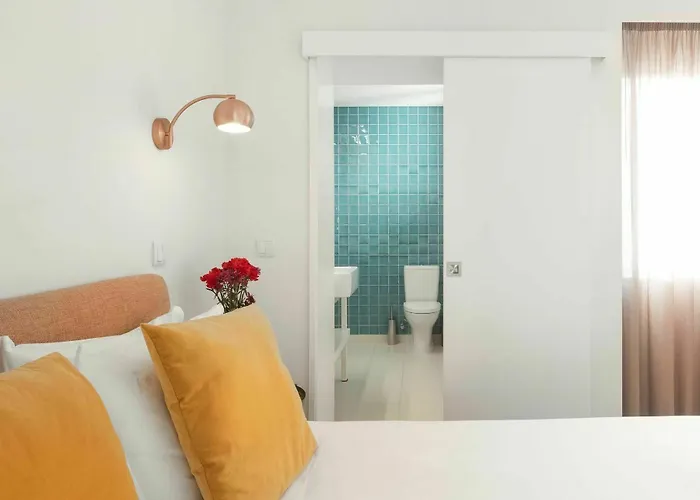 Lsa Chiado Emenda By Numa * Lisbon